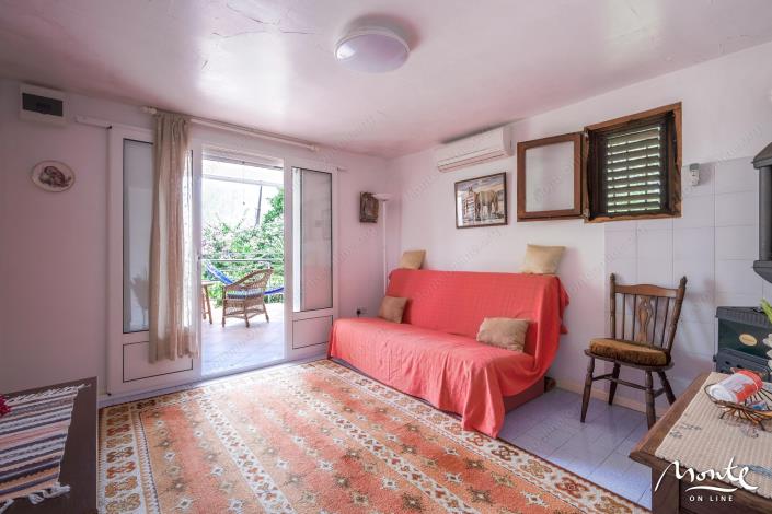 Image No.28-4 Bed Cottage for sale