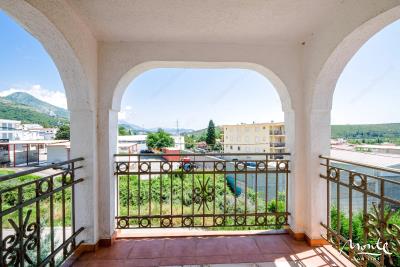 dom-s-apartamentami-sutomore-15