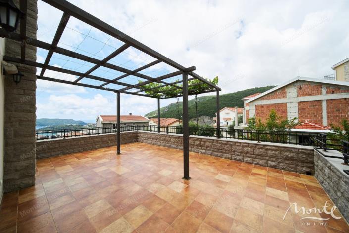 Image No.2-Villa de 4 chambres à vendre à Becici