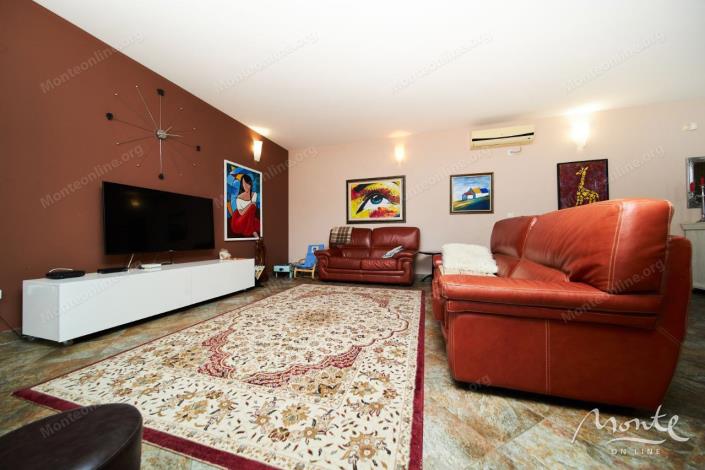 Image No.4-Villa de 4 chambres à vendre à Becici