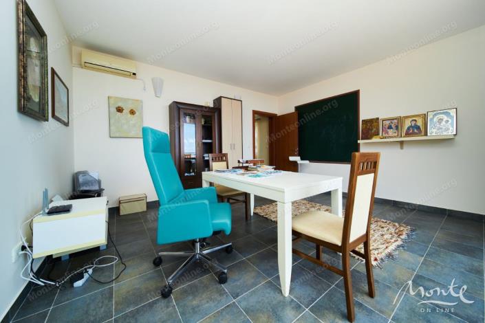 Image No.10-Villa de 4 chambres à vendre à Becici