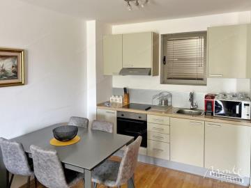 svetlaya-kvartira-s-bolshoj-terrasoj-u-plyazhej-milochera-przhno-budva_06