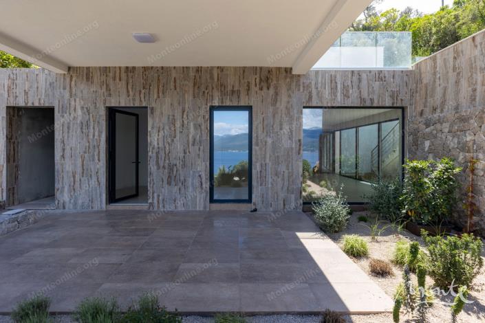 Image No.3-Villa de 5 chambres à vendre à Tivat