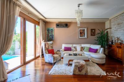 prostornyj-dom-s-vidom-na-more-i-apartamentami-dlya-arendy-v-shushane-bar_07