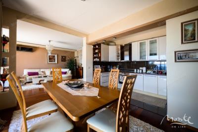 prostornyj-dom-s-vidom-na-more-i-apartamentami-dlya-arendy-v-shushane-bar_14