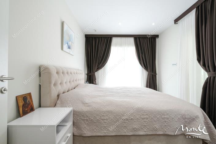 Image No.19-3 Bed Flat for sale