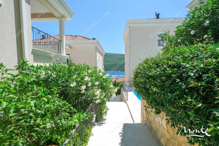 Image No.28-3 Bed Flat for sale