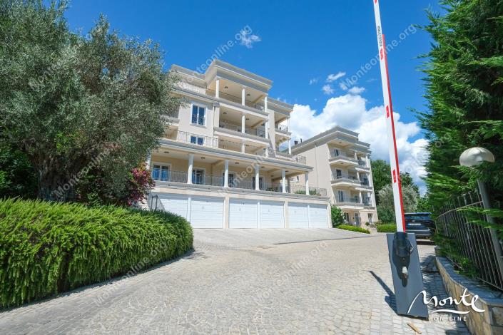 Image No.33-3 Bed Flat for sale