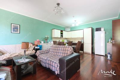 prostornaya-kvartira-s-2-spalnyami-v-dobrote-pochti-pervaya-liniya-u-morya_08