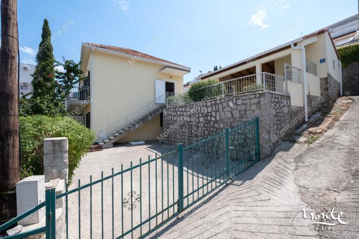 Image No.3-Maison de 3 chambres à vendre à Tivat