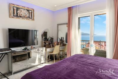 roskoshnyj-taunhaus-s-2-spalnyami-i-vidom-na-more-v-marina-village-lustica-bay_26