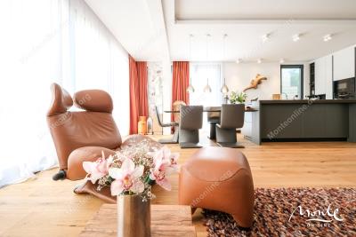 eksklyuzivnyj-taunhaus-v-zakrytom-komplekse-s-bassejnom-v-lastve-grbalskoj-chernogoriya_07