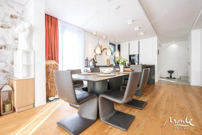 eksklyuzivnyj-taunhaus-v-zakrytom-komplekse-s-bassejnom-v-lastve-grbalskoj-chernogoriya_09