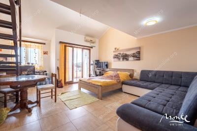 dvuhurovnevye-apartamenty-s-2-spalnyami-v-150-m-ot-morya-v-kamenari-herczeg-novi_12