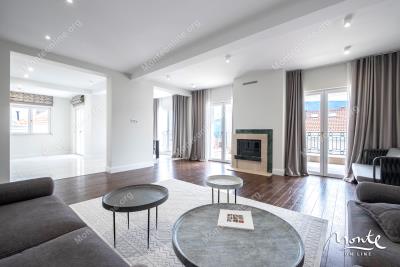 prostornye-apartamenty-s-3-spalnyami-v-komplekse-s-bassejnom-dzhenovichi_11