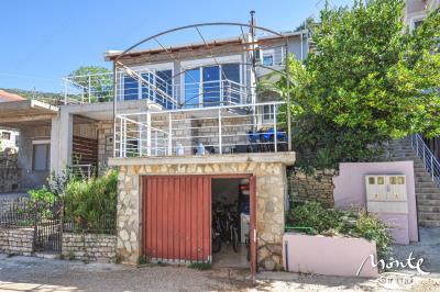 semejnyj-3-etazhnyj-dom-s-garazhom-i-vidom-na-zaliv-v-lepetane-tivat_02