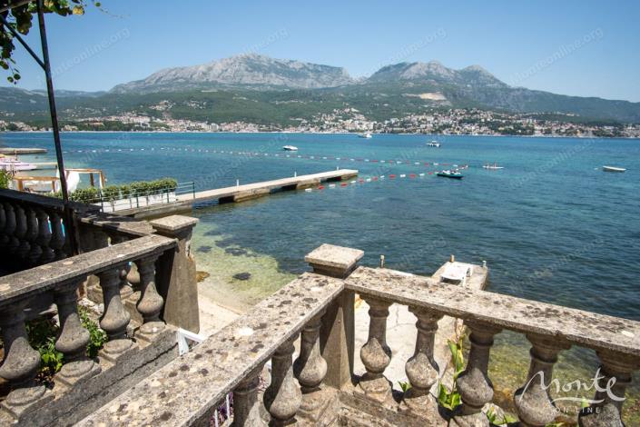 Image No.2-Maison de 4 chambres à vendre à Herceg Novi