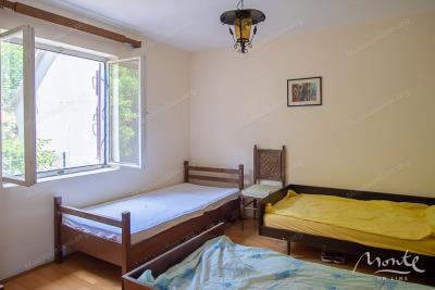 dom-u-morya-s-prichalom-i-panoramnym-vidom-v-nivicze-herczeg-novi_07