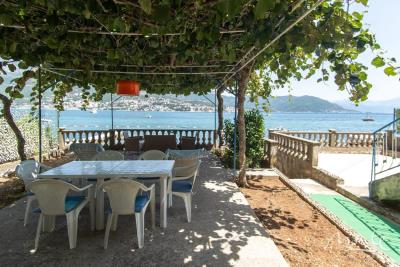 dom-u-morya-s-prichalom-i-panoramnym-vidom-v-nivicze-herczeg-novi_08