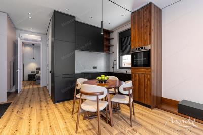 sovremennaya-kvartira-s-1-spalnej-v-dome-s-bassejnom-lastva-grbalska_09