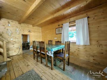 unikalnyj-kompleks-iz-dvuh-domov-s-garazhom-i-zonoj-otdyha-u-reki-kolashin_09