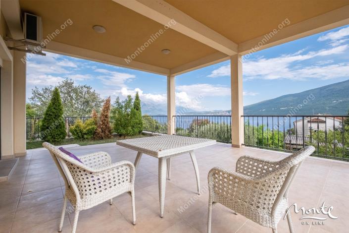 Image No.2-Maison de 3 chambres à vendre à Ðenovici