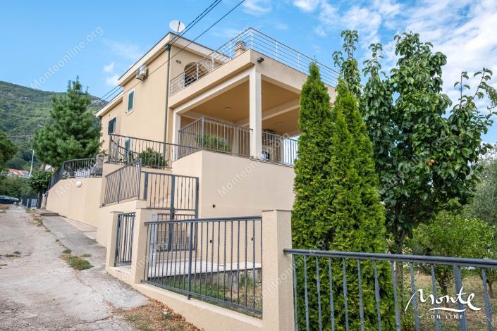 Image No.4-Maison de 3 chambres à vendre à Ðenovici