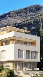 roskoshnaya-villa-v-przhno-s-bassejnom-i-panoramnym-vidom-na-adriatiku_03