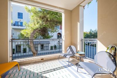 elegantnaya-kvartira-s-1-spalnej-v-samom-serdcze-lustica-bay-centrale_01