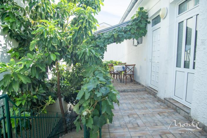 Image No.14-2 Bed Flat for sale