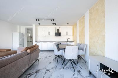 sovremennye-taunhausy-u-morya-na-poluostrove-lushticza_06