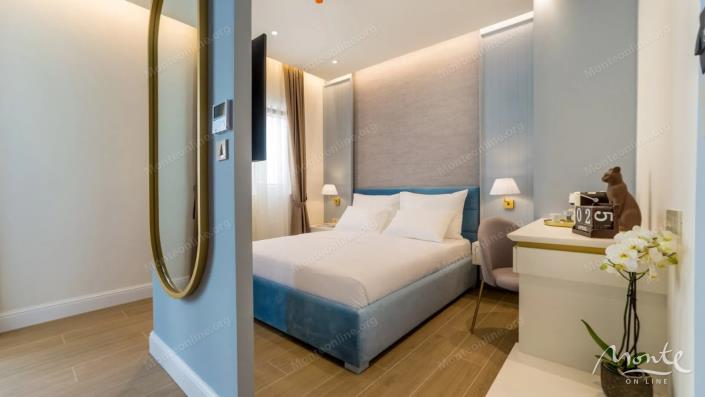 Image No.7-9 Bed Hotel for sale