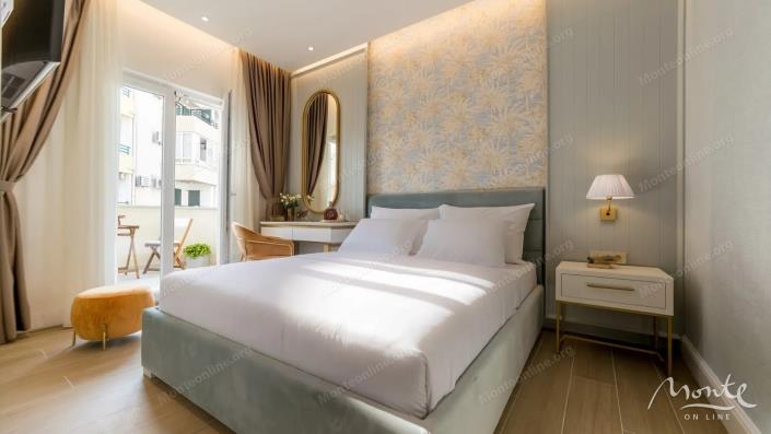 Image No.20-9 Bed Hotel for sale