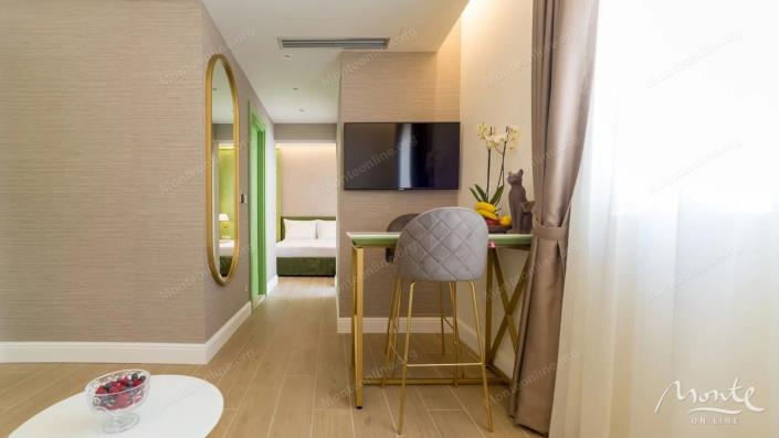 Image No.27-9 Bed Hotel for sale