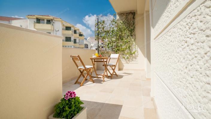 Image No.35-9 Bed Hotel for sale