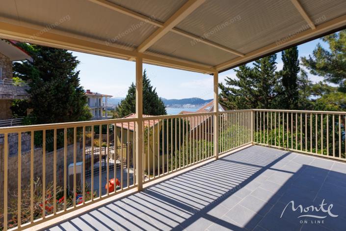 Image No.2-4 Bed House for sale