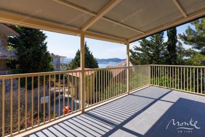 dom-s-vidom-na-more-i-port-bara-300-m-ot-plyazha_02