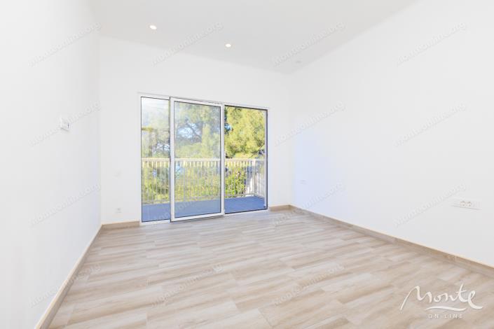 Image No.13-4 Bed House for sale