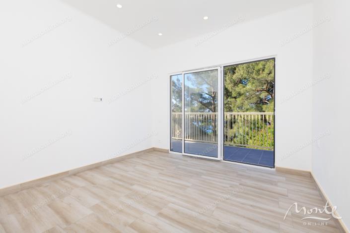 Image No.14-4 Bed House for sale