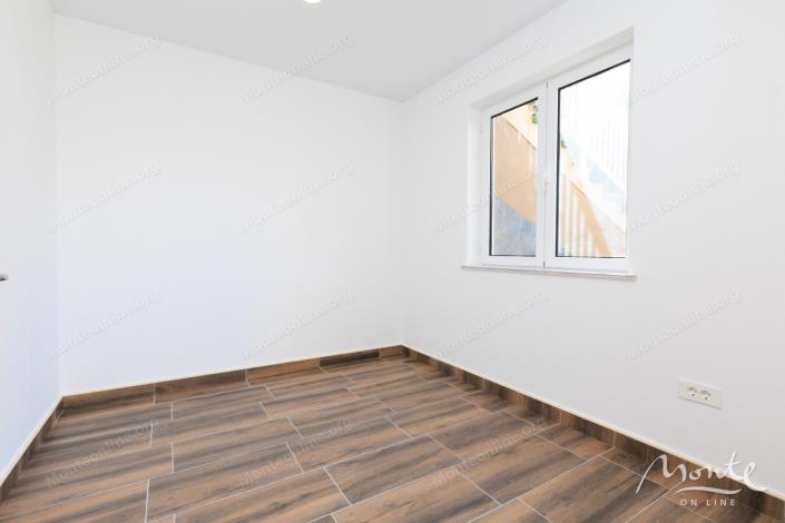 Image No.21-4 Bed House for sale