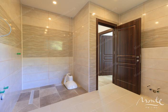 Image No.24-4 Bed House for sale