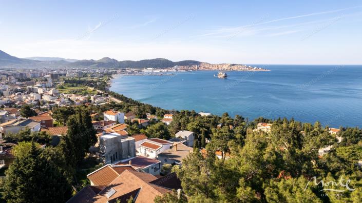 Image No.26-4 Bed House for sale