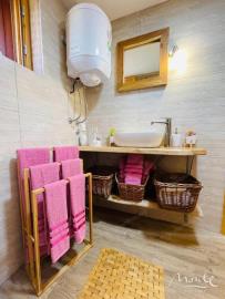 kompleks-sovremennyh-a-frame-domov-u-naczionalnogo-parka-durmitor-zhablyak_09