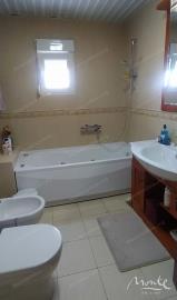 roskoshnaya-kvartira-s-2-spalnyami-i-panoramnym-vidom-na-more-i-hram-v-bare_13