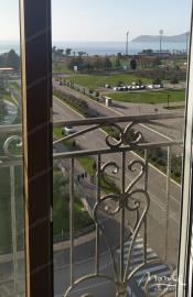 roskoshnaya-kvartira-s-2-spalnyami-i-panoramnym-vidom-na-more-i-hram-v-bare_14