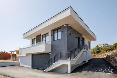 sovremennaya-villa-s-bassejnom-i-vidom-na-more-v-krimovicze-budva_05