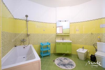 uyutnaya-rezidencziya-s-sobstvennym-sadom-i-vidom-na-more-v-orahovcze_13