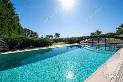 elegantnaya-villa-s-bassejnom-i-potryasayushhim-vidom-na-tivatskij-zaliv_03