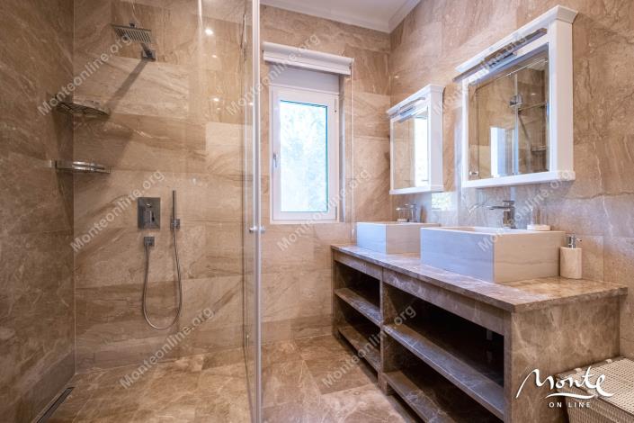 Image No.30-Villa de 6 chambres à vendre à Tivat