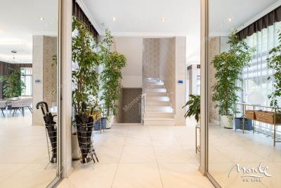 sovremennaya-rezidencziya-v-orahovcze-unikalnoe-prostranstvo-dlya-zhizni-i-investiczij_11